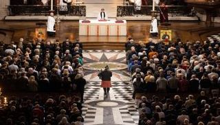 جانب تأبين الملكة إليزابيث الثنية في كاتدرائية القديس بولس- رويترز