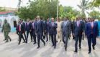 قادة الصومال بمؤتمر تشاوري.. هل تطوي أزمتا الجفاف والإرهاب الخلافات؟