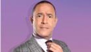 أشرف عبدالباقي.. كوميديان يهوى اكتشاف المواهب (بروفايل)