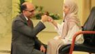 طبيب مصري يزف بشرى للفتيات مرضى تشوهات العمود الفقري (خاص)