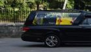 بث مباشر.. نقل نعش الملكة إليزابيث في رحلتها الأخيرة إلى إدنبرة