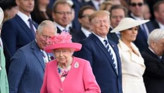 ترامب في لقائه الملكة الراحلة عام 2019