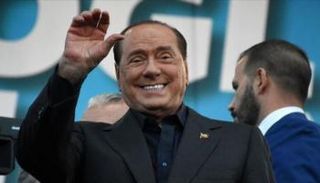 السياسي الإيطالي المخضرم سلفيو برلسكوني