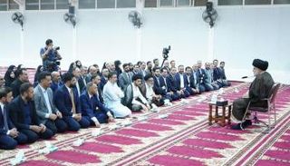 الصدر في لقاء مع نوابه بعد تقديم استقالاتهم