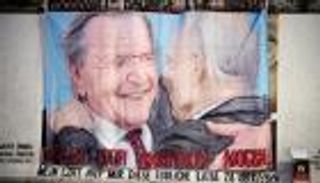 "لعنة بوتين" تطارد شرودر داخل حزب المستشار