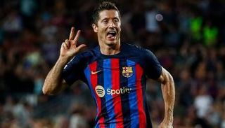 روبرت ليفاندوفسكي بقميص برشلونة