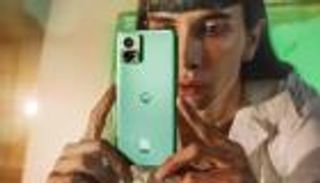 Motorola Edge 30 Neo.. هاتف الفئة المتوسطة من موتورولا (صور)