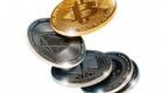 أسعار العملات الرقمية.. بيتكوين تواصل مكاسبها رغم اضطرابات "الكريبتو"