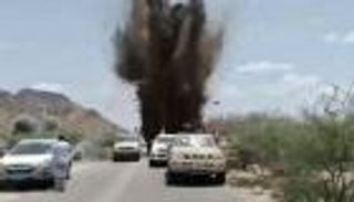 تفجيرات إرهابية تضرب أبين.. نجاة مسؤولين ومقتل 6 جنود