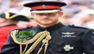 هاري بدون الزي العسكري بـ5 مناسبات لتشييع الملكة.. ما القصة؟