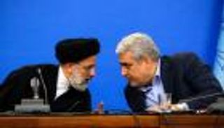 "نزيف" في دائرة رئيس إيران.. نائب لـ"رئيسي" يقدم استقالته