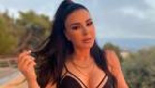 صور  ماغي بو غصن.. إطلالات جريئة بروح لبنانية مثيرة