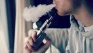 السجائر الإلكترونية والسرطان.. تحذير من عواقب مروعة