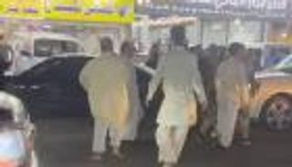 مشاجرة عنيفة بين سوريين ومواطنين في الكويت.. وتحرك رسمي عاجل (فيديو)
