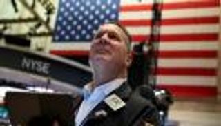 حال الأسواق.. التضخم الأمريكي يربك وول ستريت وتراجع أسعار الذهب والنفط