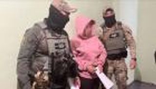 "بوند الروسية" و"بطاقات الاستسلام".. أحدث تطورات حرب أوكرانيا