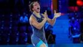 للتاريخ.. موعد مباراة المصرية سمر حمزة بنهائي بطولة العالم للمصارعة