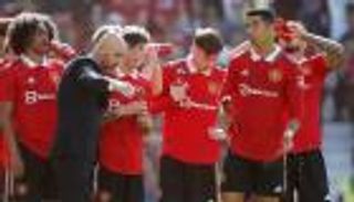 "لا يمكنني الإجابة".. تين هاج يثير الشكوك حول "حبس" كريستيانو رونالدو