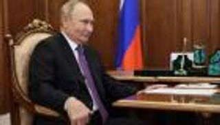 محاولة اغتيال بوتين.. التفاصيل الكاملة لرواية "القنبلة والموكب"