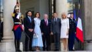 "قضايا الشرق الأوسط" على مائدة العاهل الأردني وماكرون بباريس (صور)