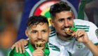 على خطى بلايلي وبونجاح.. ابن وهران يطرق باب منتخب الجزائر