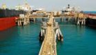 العراق.. "تسريب" يوقف صادرات النفط من مرفأ البصرة