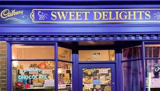  عالم كادبوري