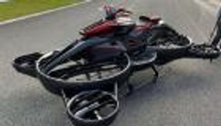 مثل "حرب النجوم".. أول ظهور للدراجة الطائرة في أمريكا