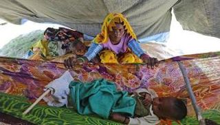 الأمراض المعدية تتفشى بين ضحايا الفيضانات