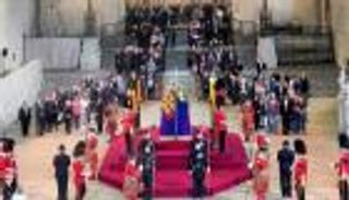 شد وجذب.. نائب الرئيس الصيني يحضر جنازة الملكة إليزابيث