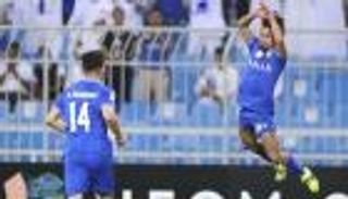 الأغرب في الموسم؟.. نجم الهلال "النائم" يهدر هدفا ضد الوحدة (فيديو)