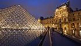 متحفا اللوفر وفرساي يطفئان أنوارهما مبكرا.. ما السر؟
