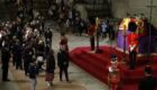 لتوديع الملكة إليزابيث.. ممنوع السفر بأمر الحكومة في بريطانيا