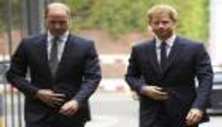 15 دقيقة صمت.. وليام وهاري يستعدان للوقفة الأخيرة أمام جدتهما