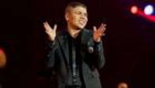 عمر كمال يجدد مقاطعة الراقصات: أنا متربي في منزل متدين