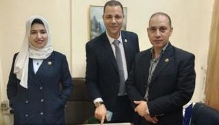 فريق ضبط الألماس والمجوهرات بمطار القاهرة