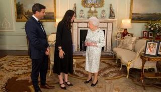 الملكة الراحلة تستقبل جاسيندا أرديرن فيما كانت تنتظر وضع مولودها