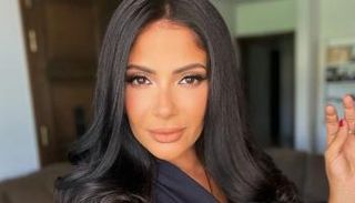 الفنانة المصرية منى زكي