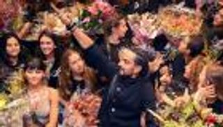 "ثورة جياع".. مهمة سياسية جديدة لفرقة مياس في لبنان