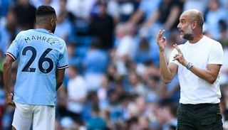 بيب جوارديولا ورياض محرز في مانشستر سيتي
