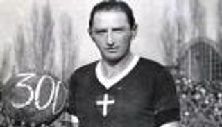 من هو الهداف التاريخي للدوري الإيطالي؟