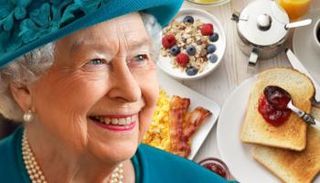 الملكة إليزابيث مع أطباقها المفضلة- ديلي إكسبرس