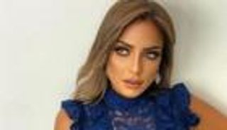 كاش مايوه أزرق شفاف.. ريم البارودي في إطلالة جريئة على أرجوحة (صور)