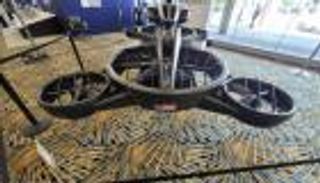 الكشف عن سعر أول دراجة نارية طائرة.. رقم صادم