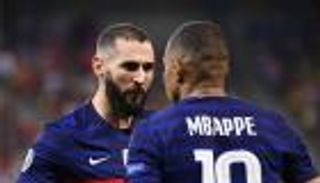 بعد بنزيما ومبابي.. القائد يشعل أزمة جديدة في منتخب فرنسا