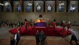 القادة العرب يودعون الملكة إليزابيث.. من حضر الجنازة؟