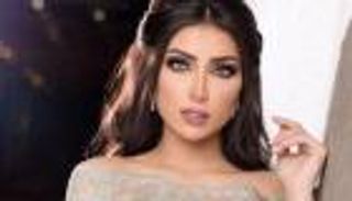 دنيا بطمة تثير الجدل بفيديو الدولارات في ملهي ليلي