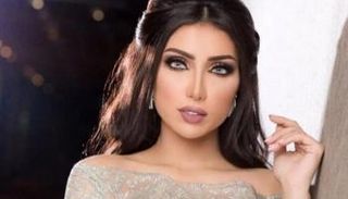 المغنية المغربية دنيا بطمة 