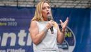 امتدح هتلر.. "إخوة إيطاليا" يعاقب مرشحه بالانتخابات