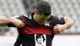 من هو الهداف التاريخي للدوري الألماني؟